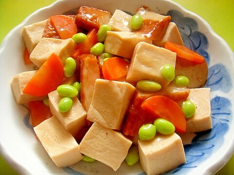 高野豆腐とさつまあげ人参の煮物